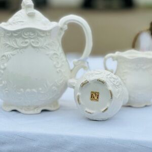 Napcoware teapot with cream and sugar set (3) pieces Japan